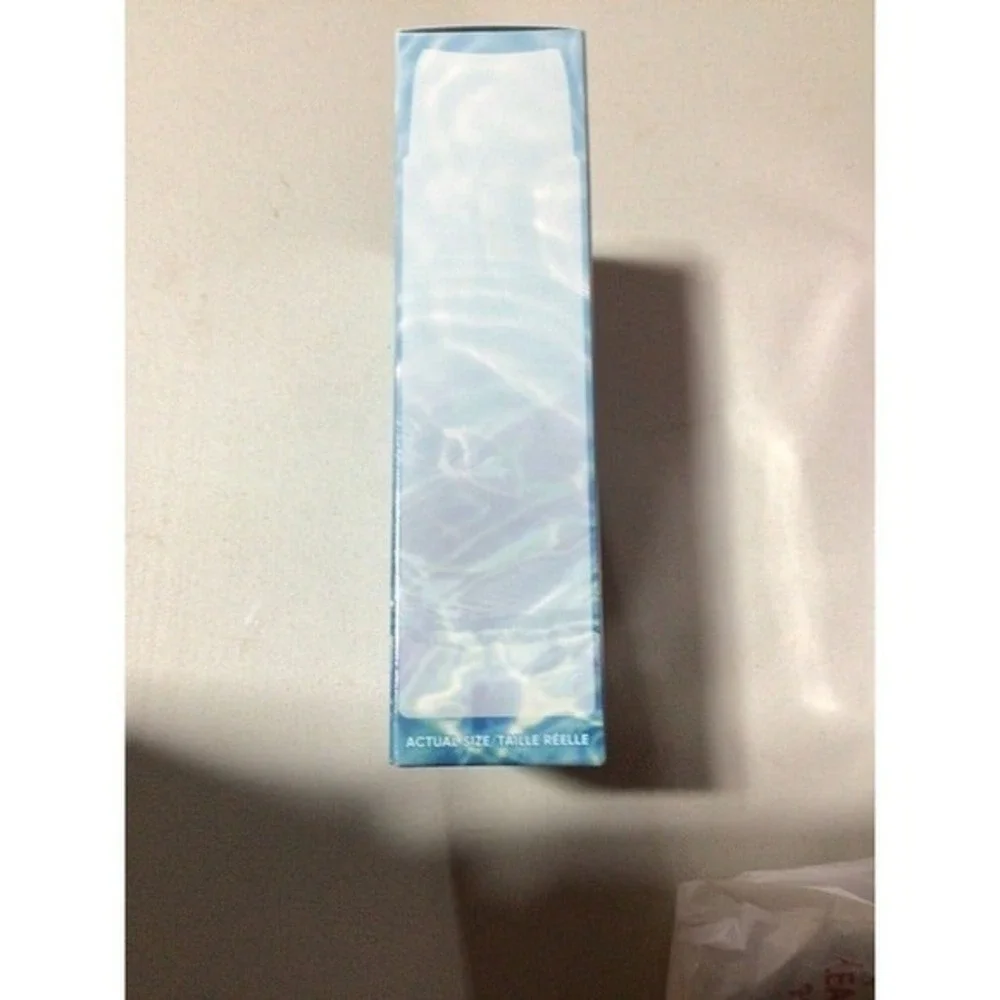 NEW Venus razor & satin‎ care shaving cream